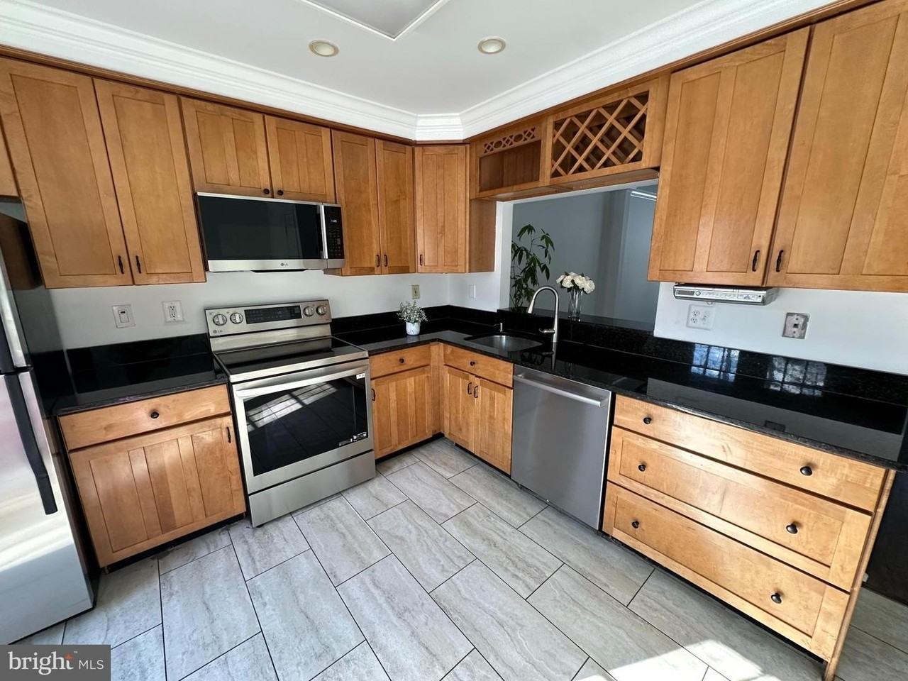 4713 Columbia Rd - Photo 2 of 39