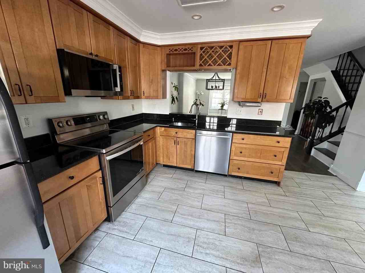 4713 Columbia Rd - Photo 3 of 39