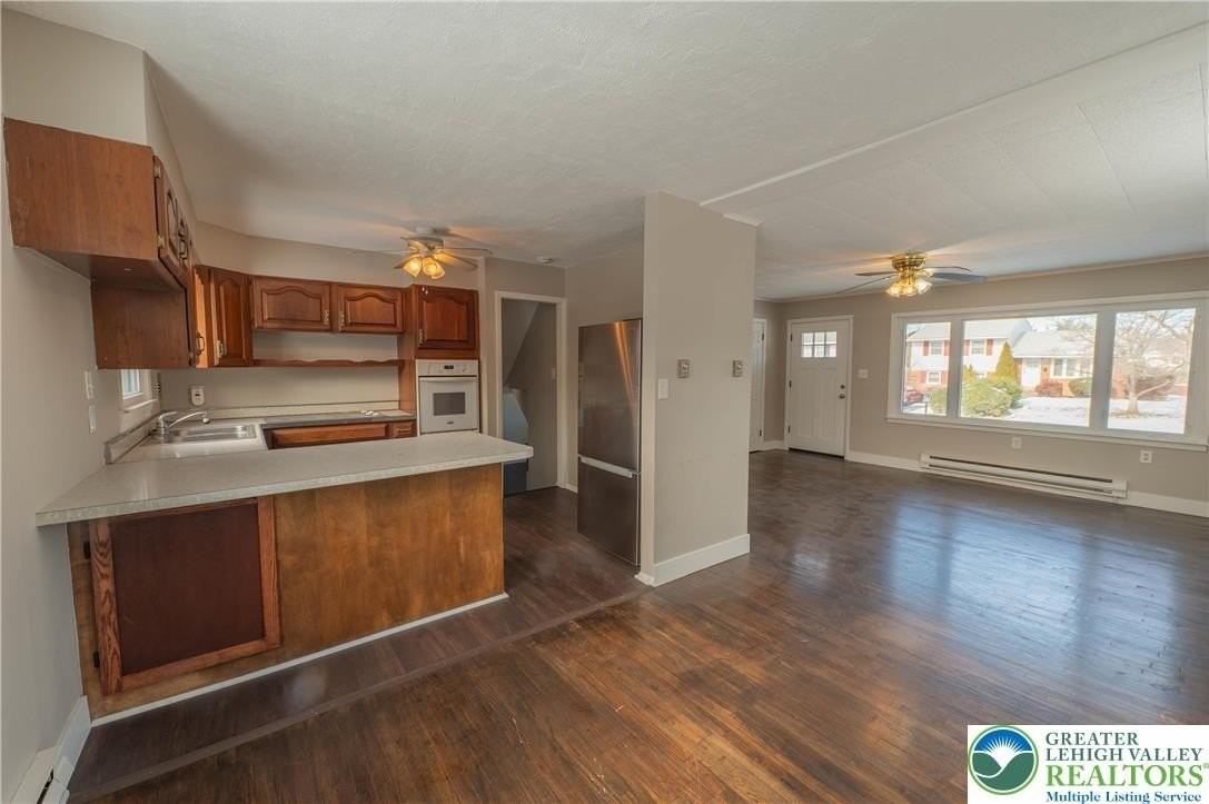 1424 Grace St - Photo 6 of 25