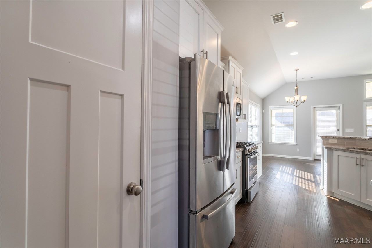 9153 Autumn Brooke Way - Photo 5 of 39