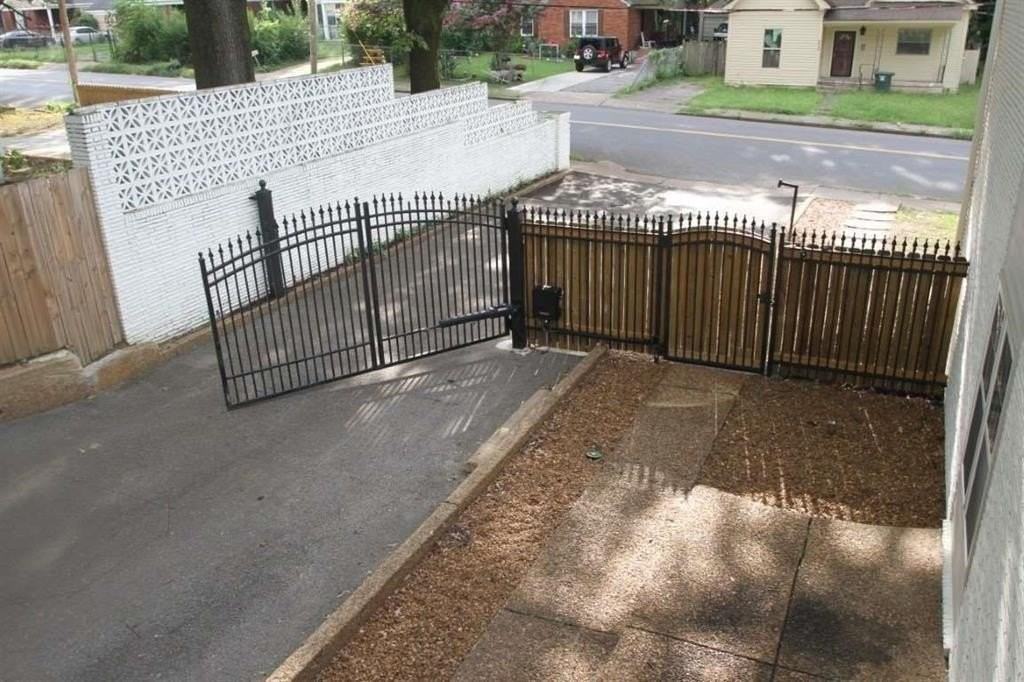 216 N Hollywood St #4 - Photo 3 of 15