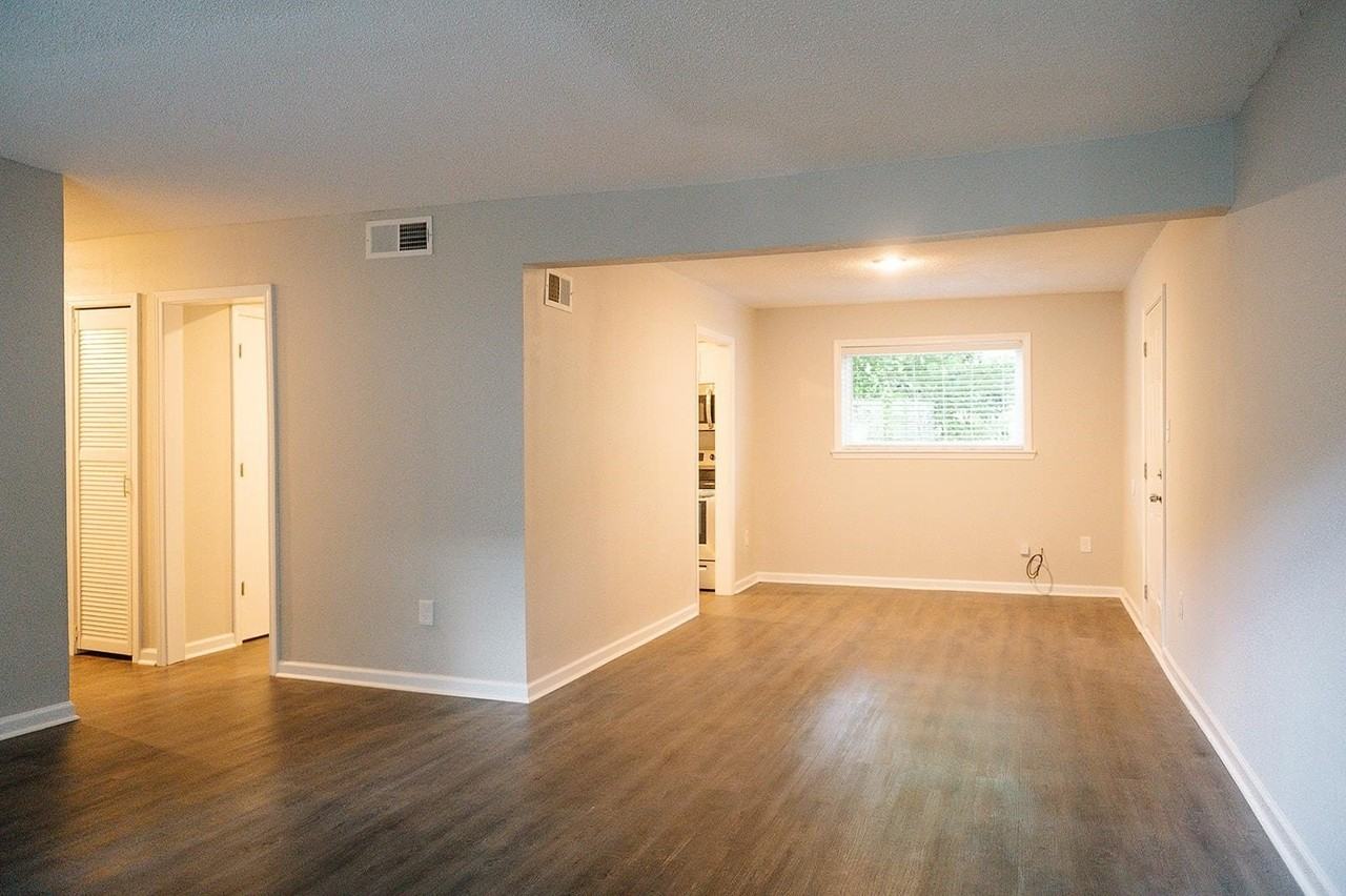 216 N Hollywood St #4 - Photo 4 of 15