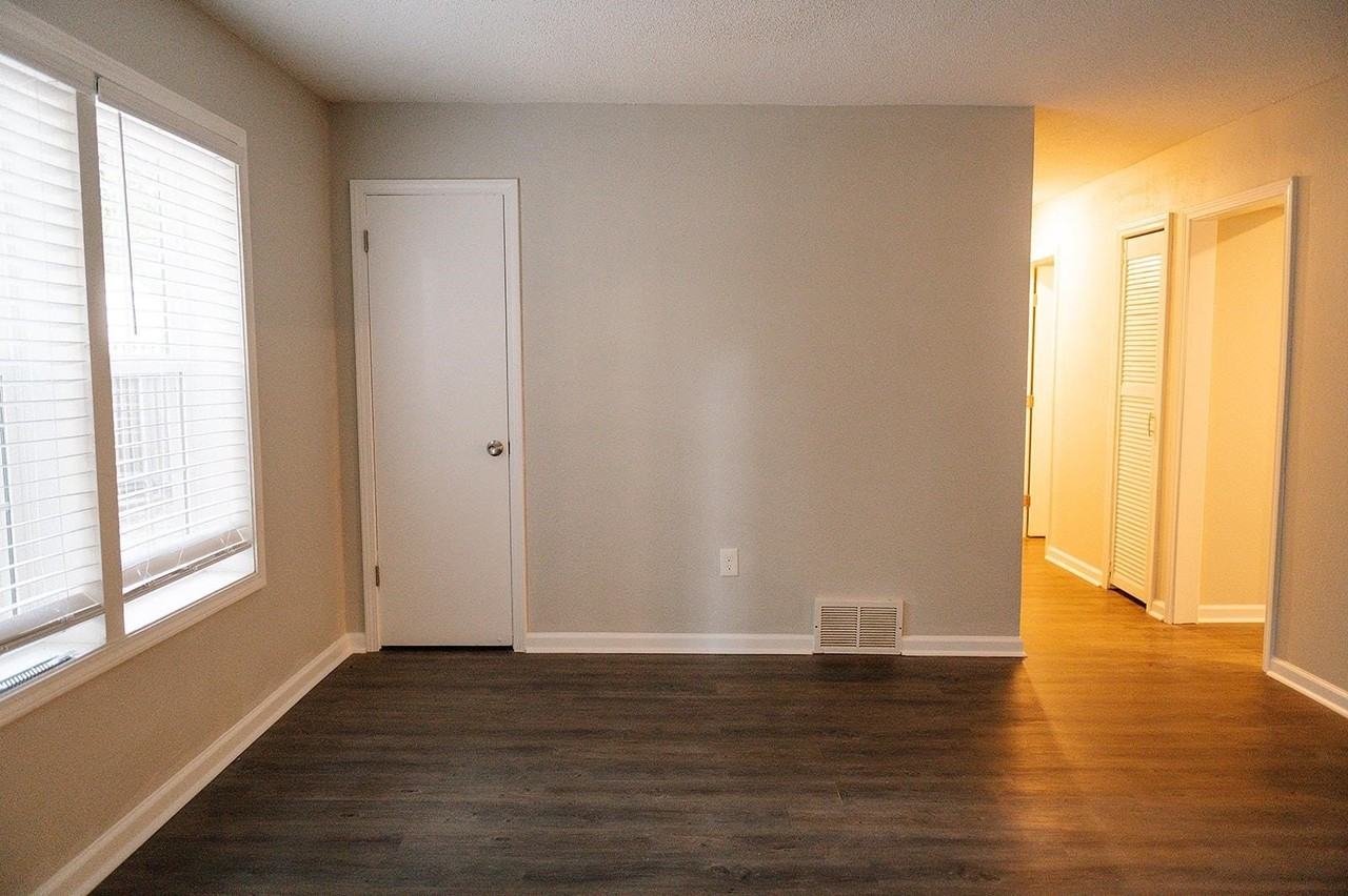 216 N Hollywood St #4 - Photo 5 of 15