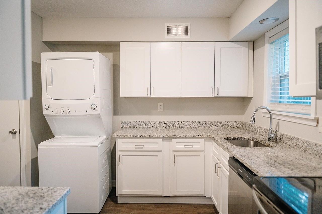 216 N Hollywood St #4 - Photo 6 of 15