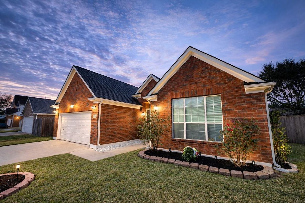 3111 Birchleaf Dr - Photo 4 of 30