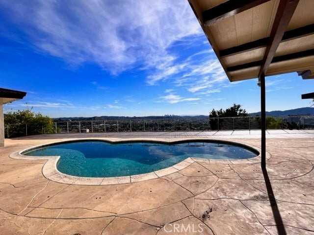 881 Harrington Rd - Photo 5 of 38