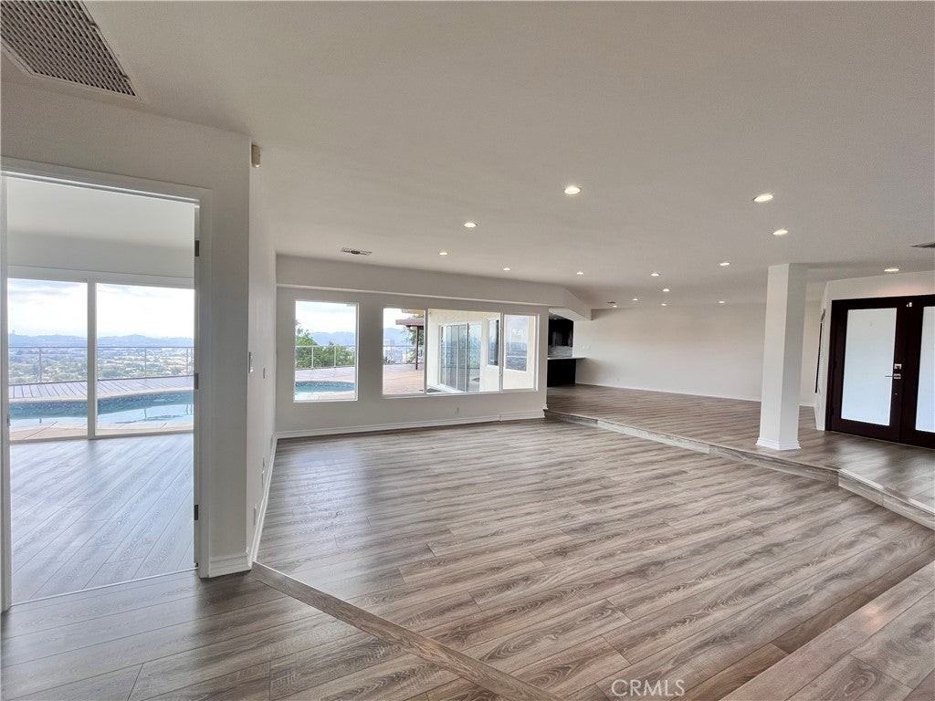 881 Harrington Rd - Photo 6 of 38