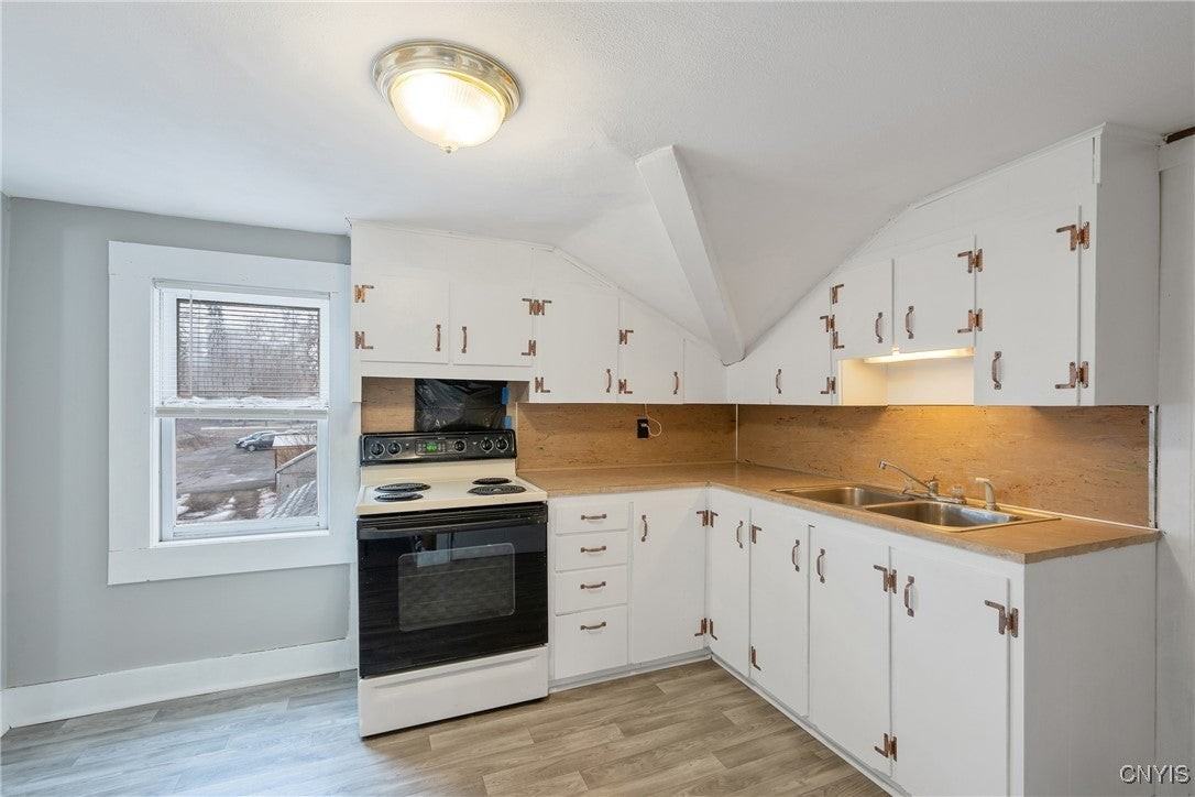 19 Park St - Photo 4 of 12