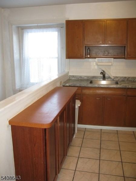 41 Bridge St - Photo 6 of 14