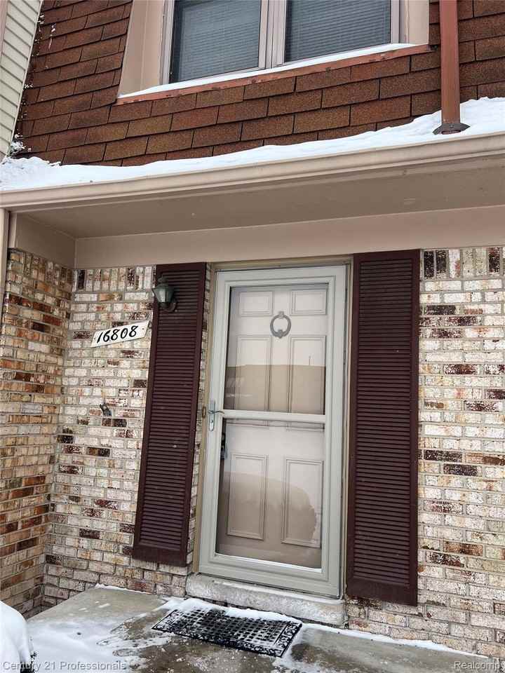 16808 Kingsbrooke Dr - Photo 2 of 45