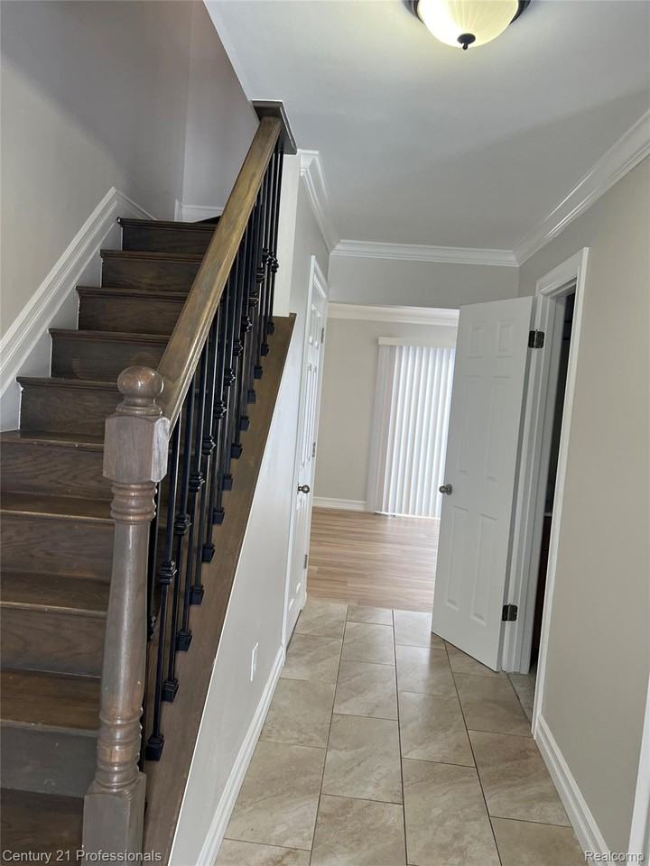 16808 Kingsbrooke Dr - Photo 4 of 45