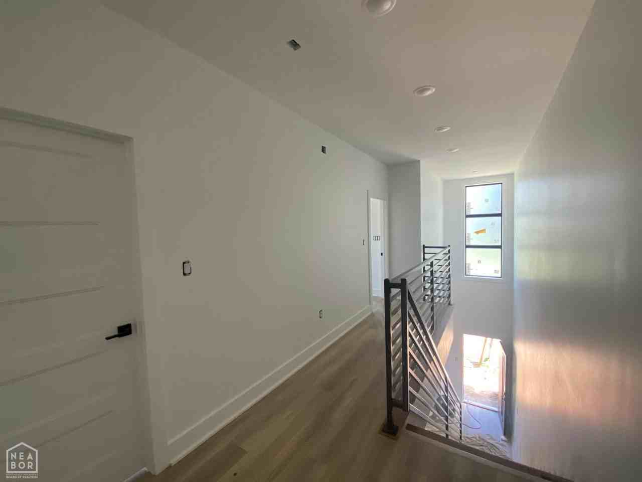 625 Gant St - Photo 6 of 13