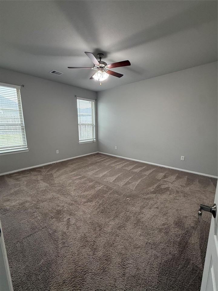 31634 Brown Fern Dr - Photo 5 of 21