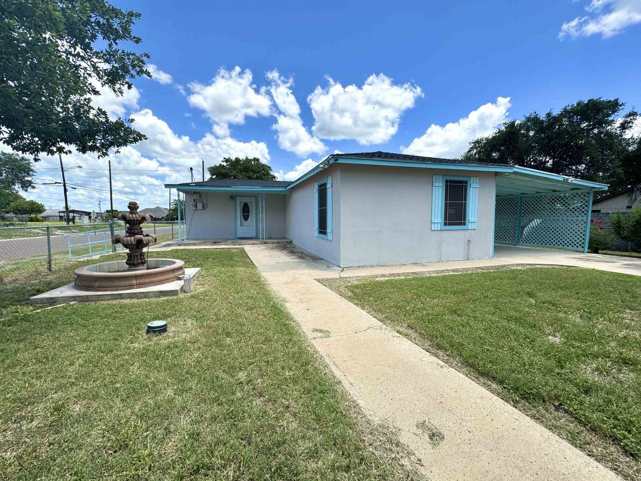 810 Glenn St - Photo 2 of 35