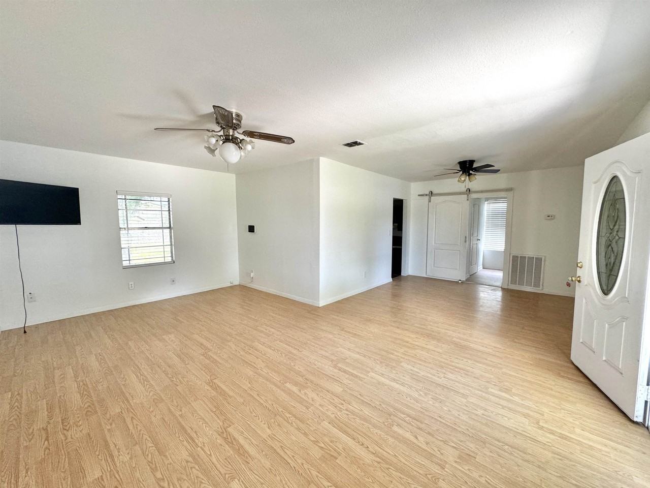 810 Glenn St - Photo 3 of 35