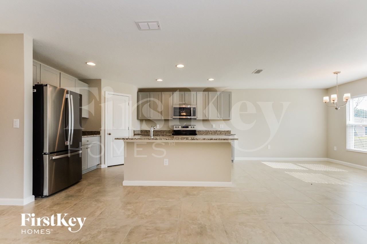 614 Lindbergh Way - Photo 6 of 15