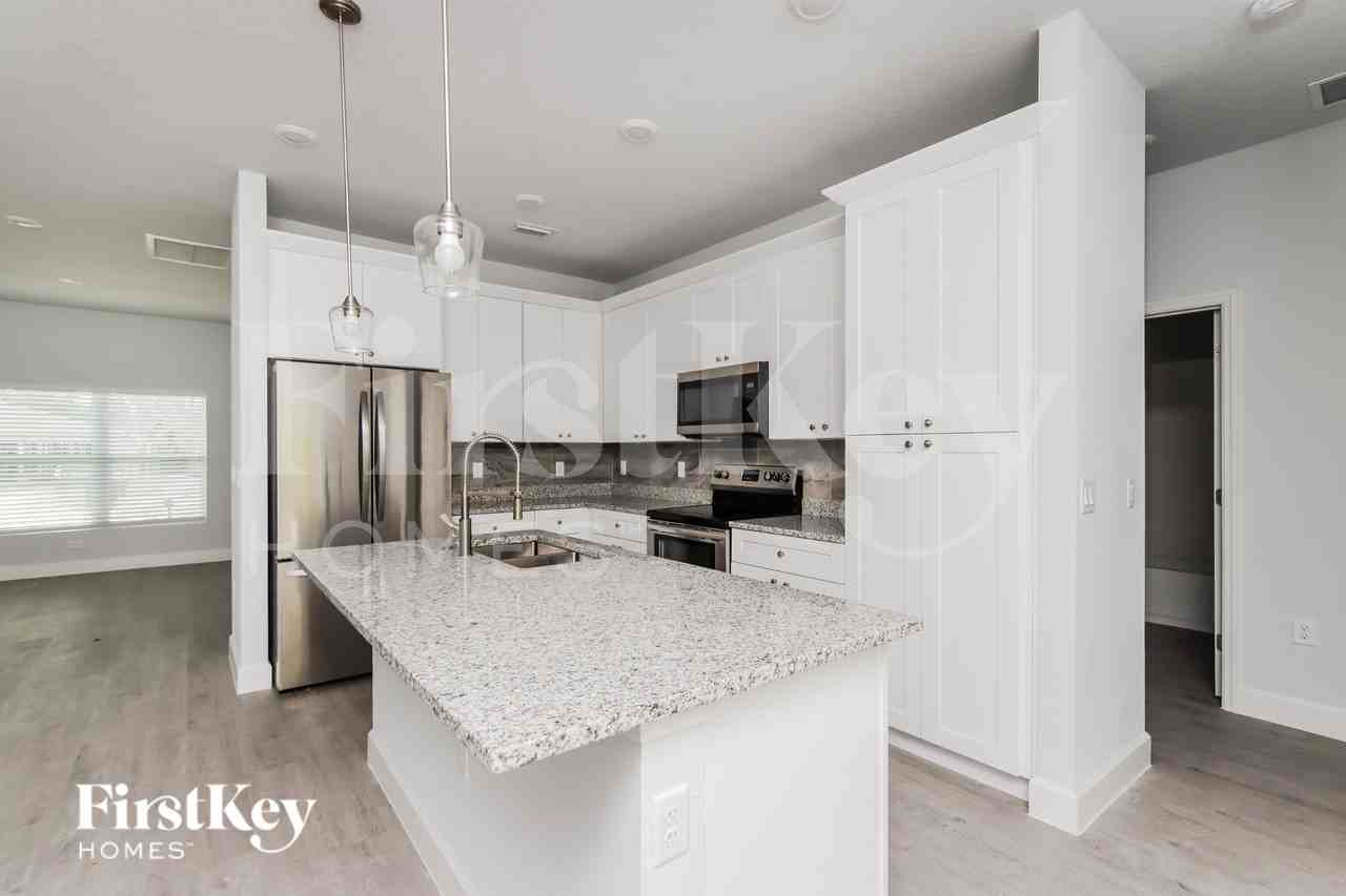 543 Waterside Rd Se - Photo 5 of 15