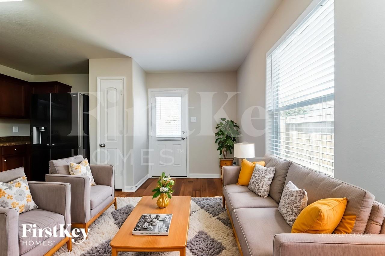 12806 Lilac Stone Ct - Photo 4 of 18