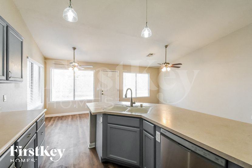 13681 N 82nd Ave - Photo 6 of 15