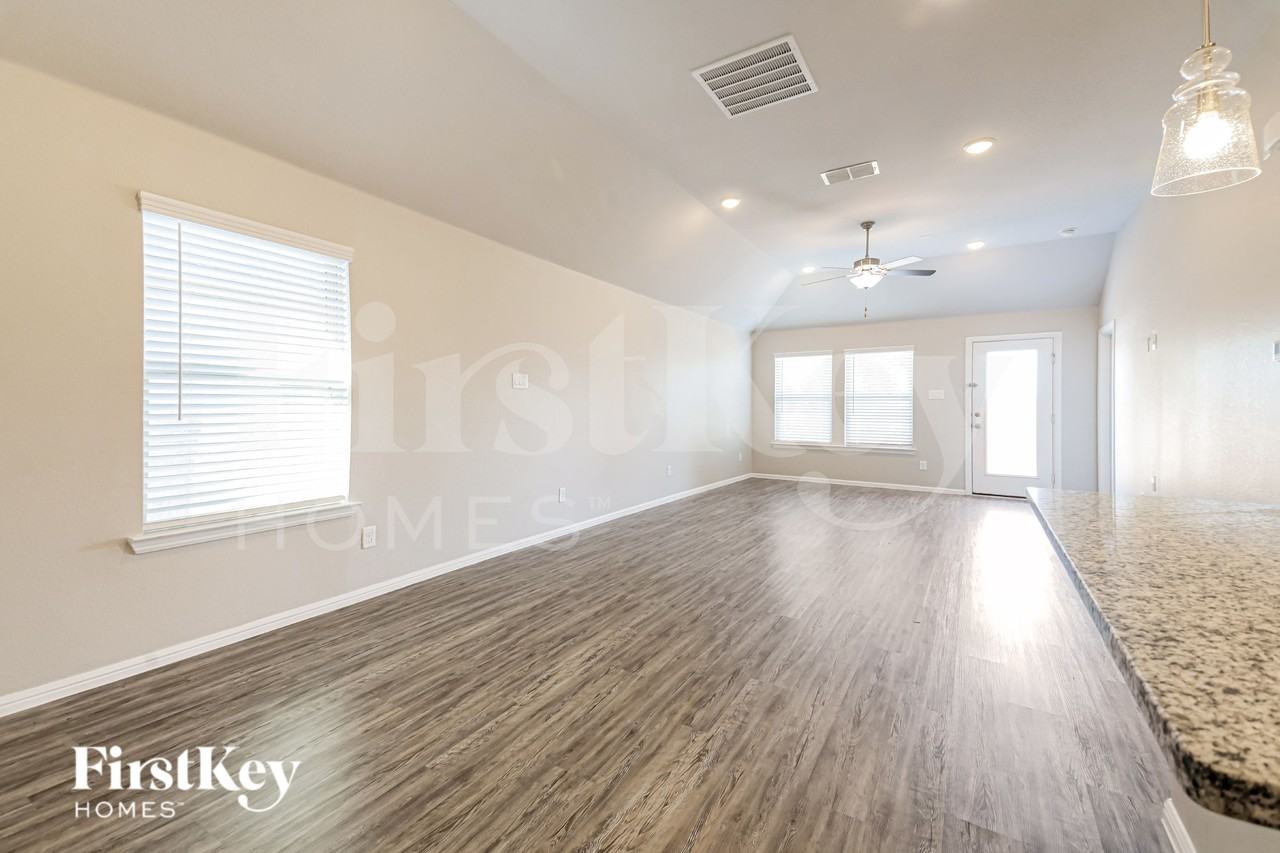3361 Duncan Way - Photo 3 of 19