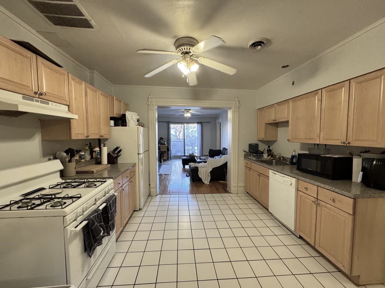 2270 N Lincoln Ave #2 - Photo 3 of 25