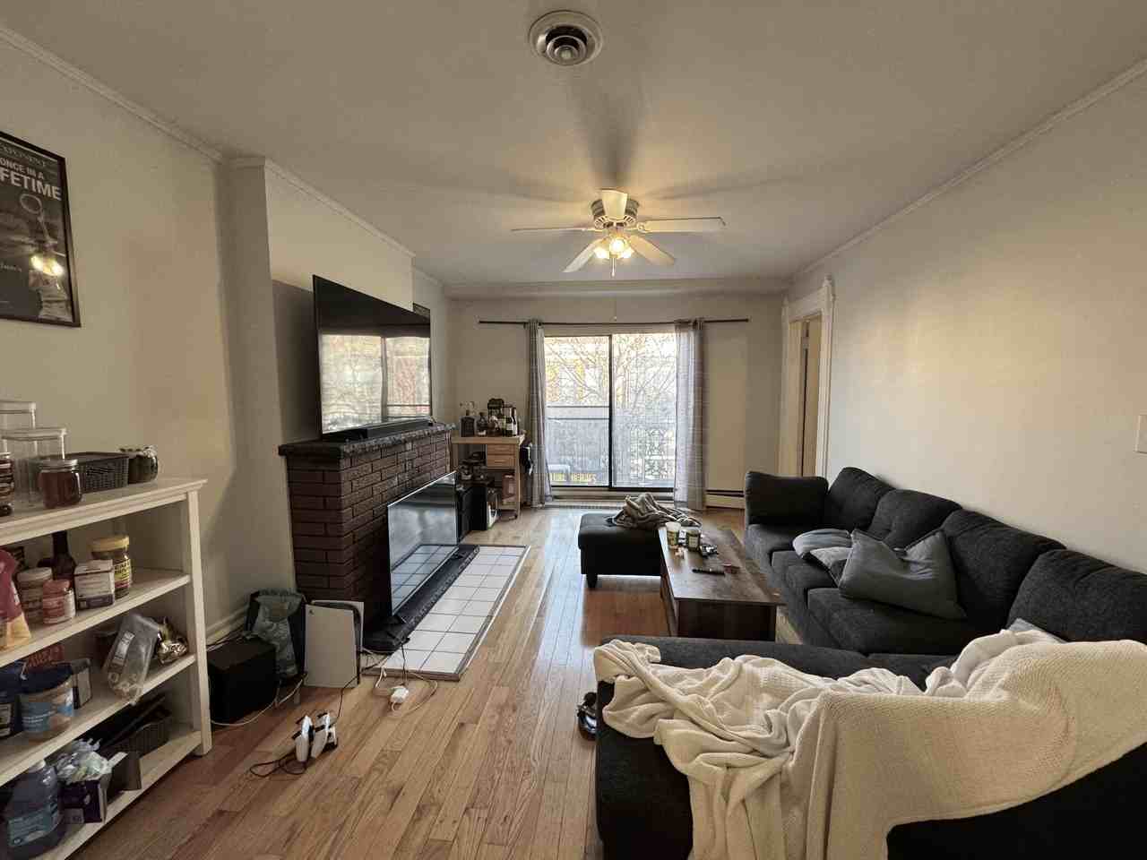 2270 N Lincoln Ave #2 - Photo 6 of 25