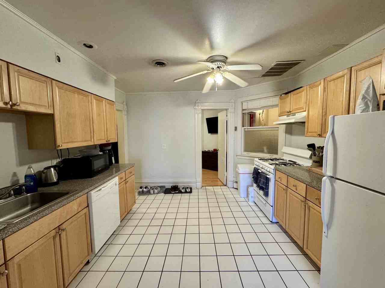 2270 N Lincoln Ave #2 - Photo 7 of 25