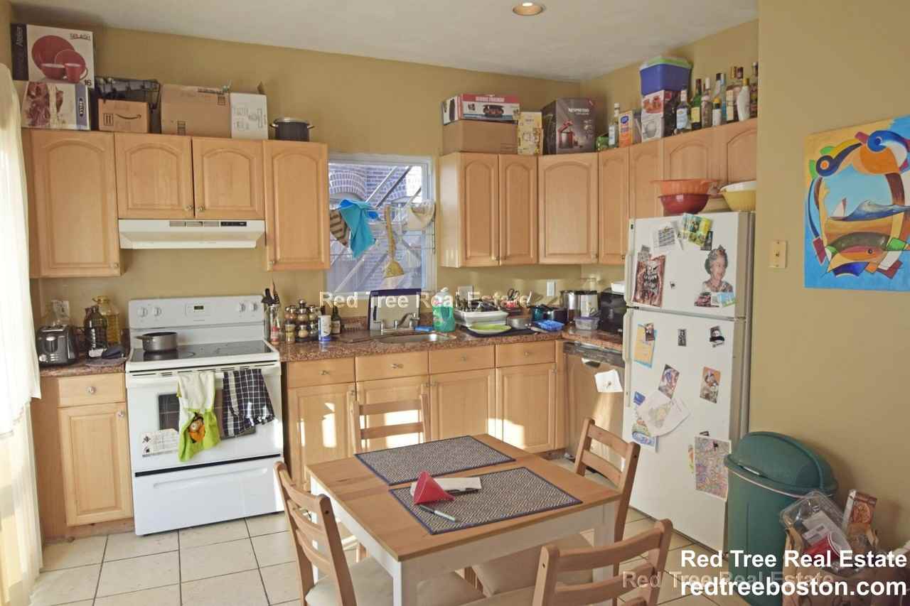 21 Highgate St - Photo 2 of 14