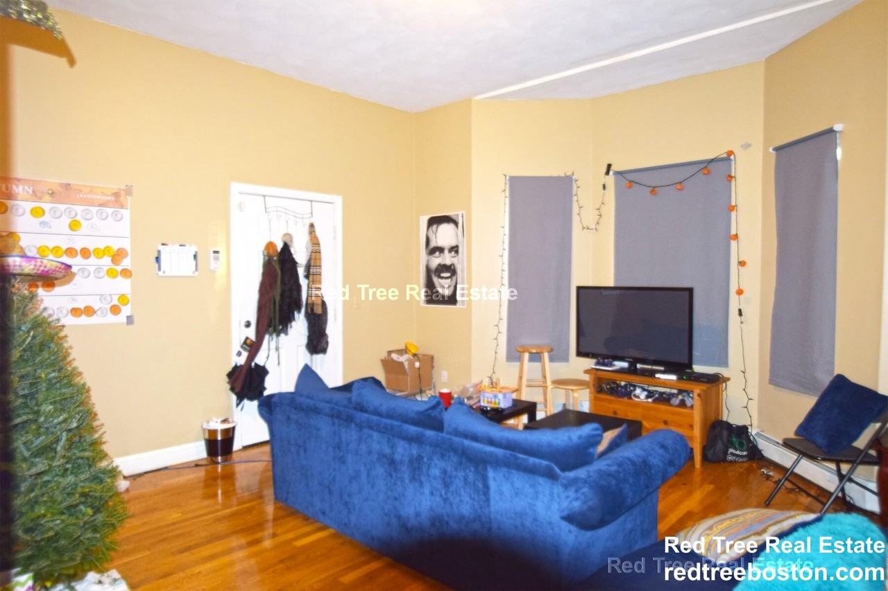 21 Highgate St - Photo 4 of 14