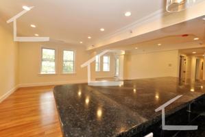 featured image of 74 Browne St #4