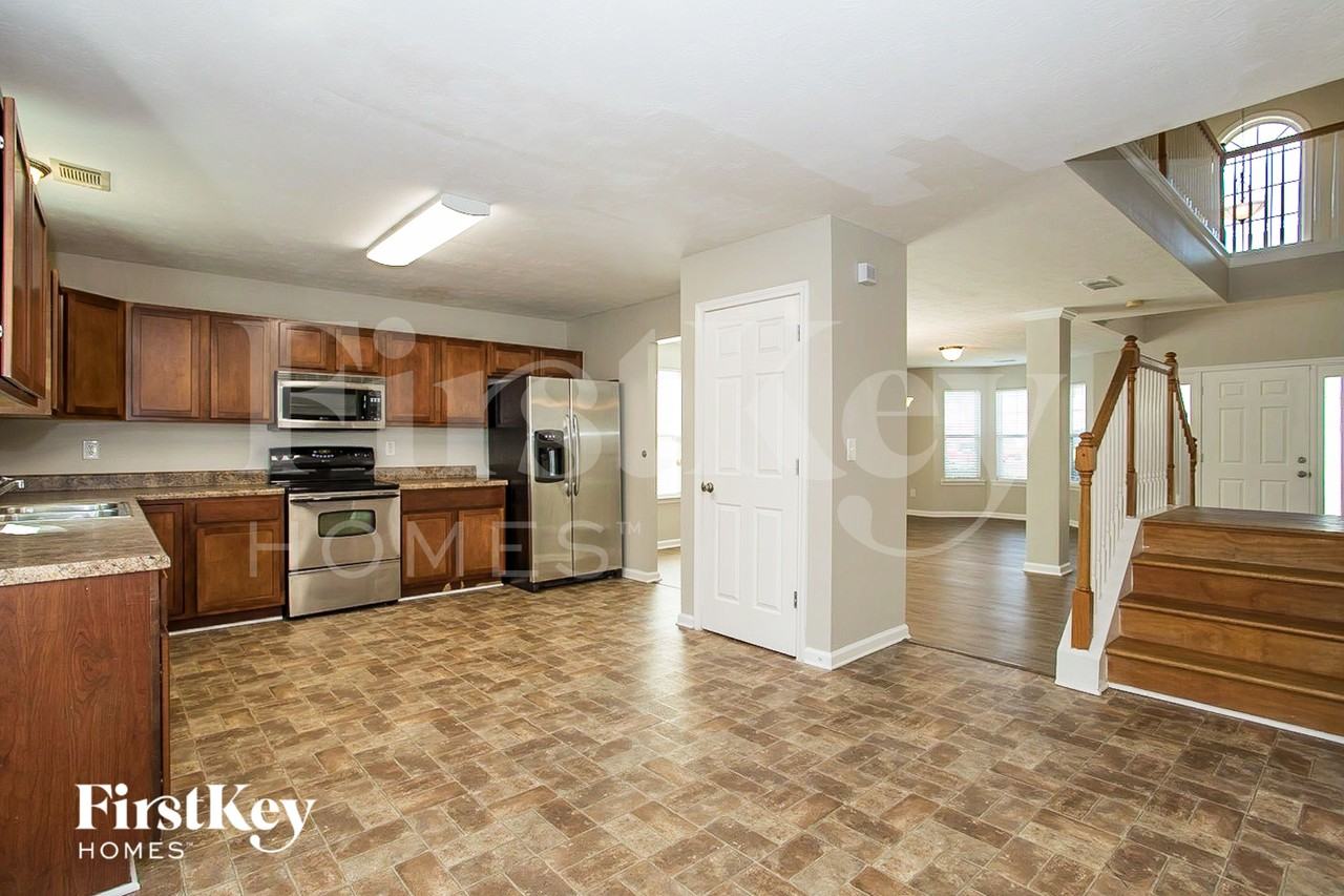 4523 Beau Point Ct - Photo 7 of 15