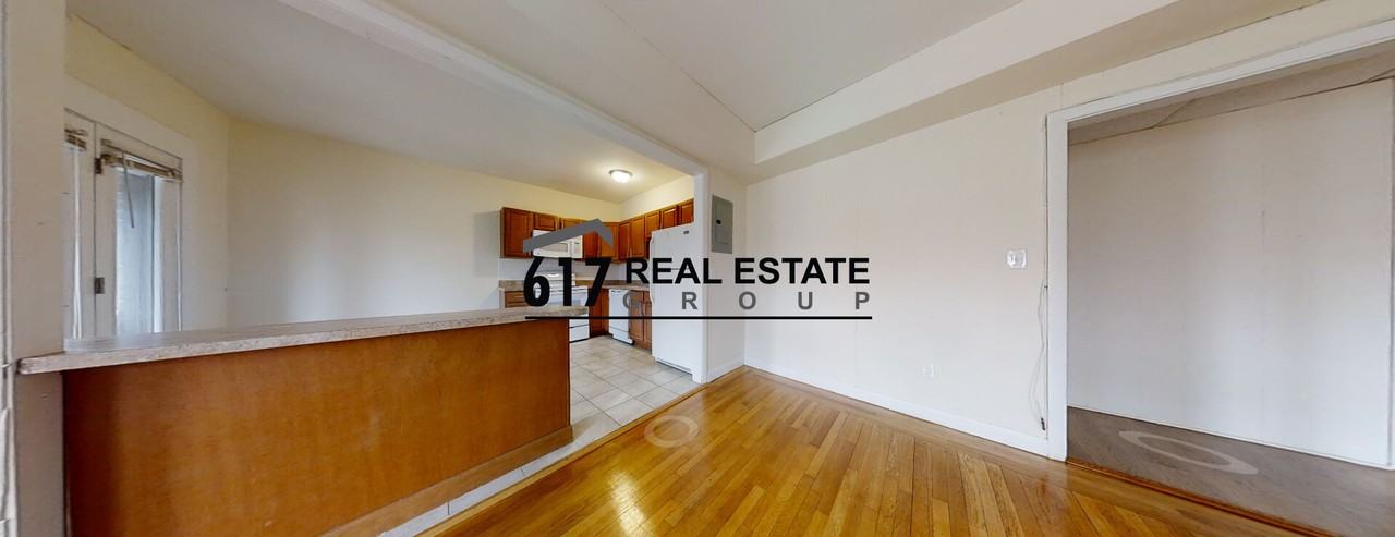 1131 Commonwealth Ave #39 - Photo 3 of 10