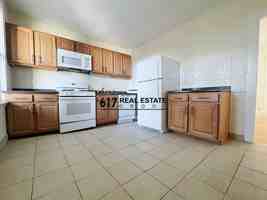 featured image of 6 Barrows St #4