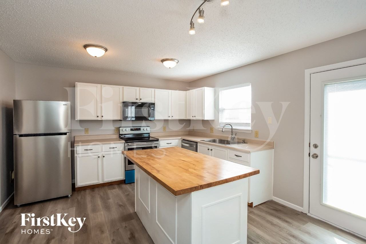 721 Wheat Field Ln - Photo 6 of 15