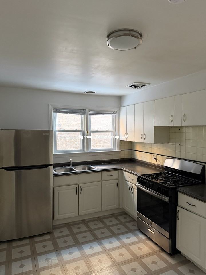 8836 Bronx Ave #1N - Photo 3 of 10