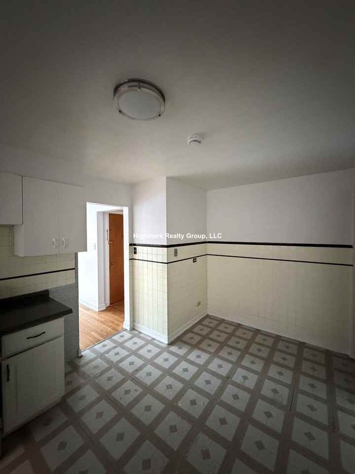 8836 Bronx Ave #1N - Photo 4 of 10