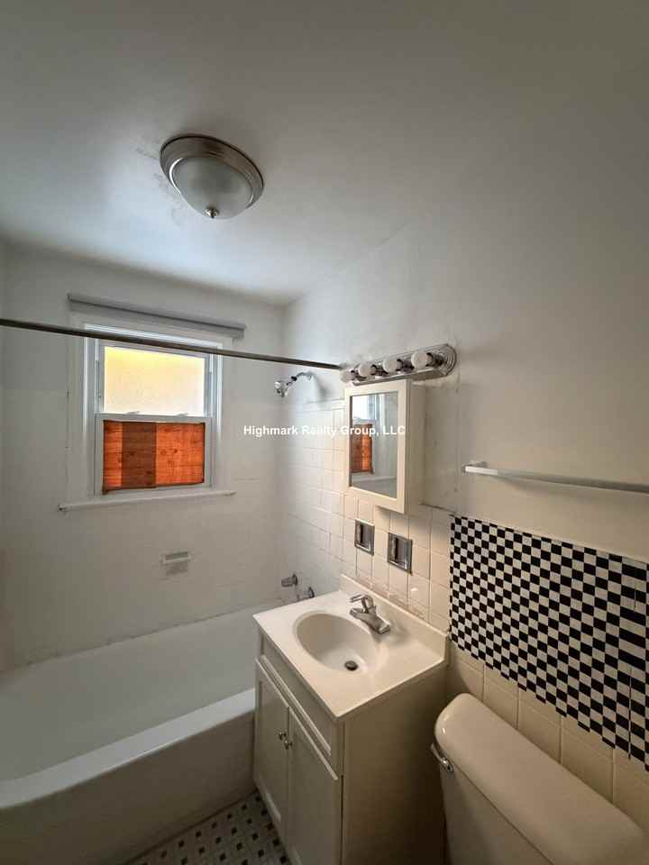 8836 Bronx Ave #1N - Photo 7 of 10