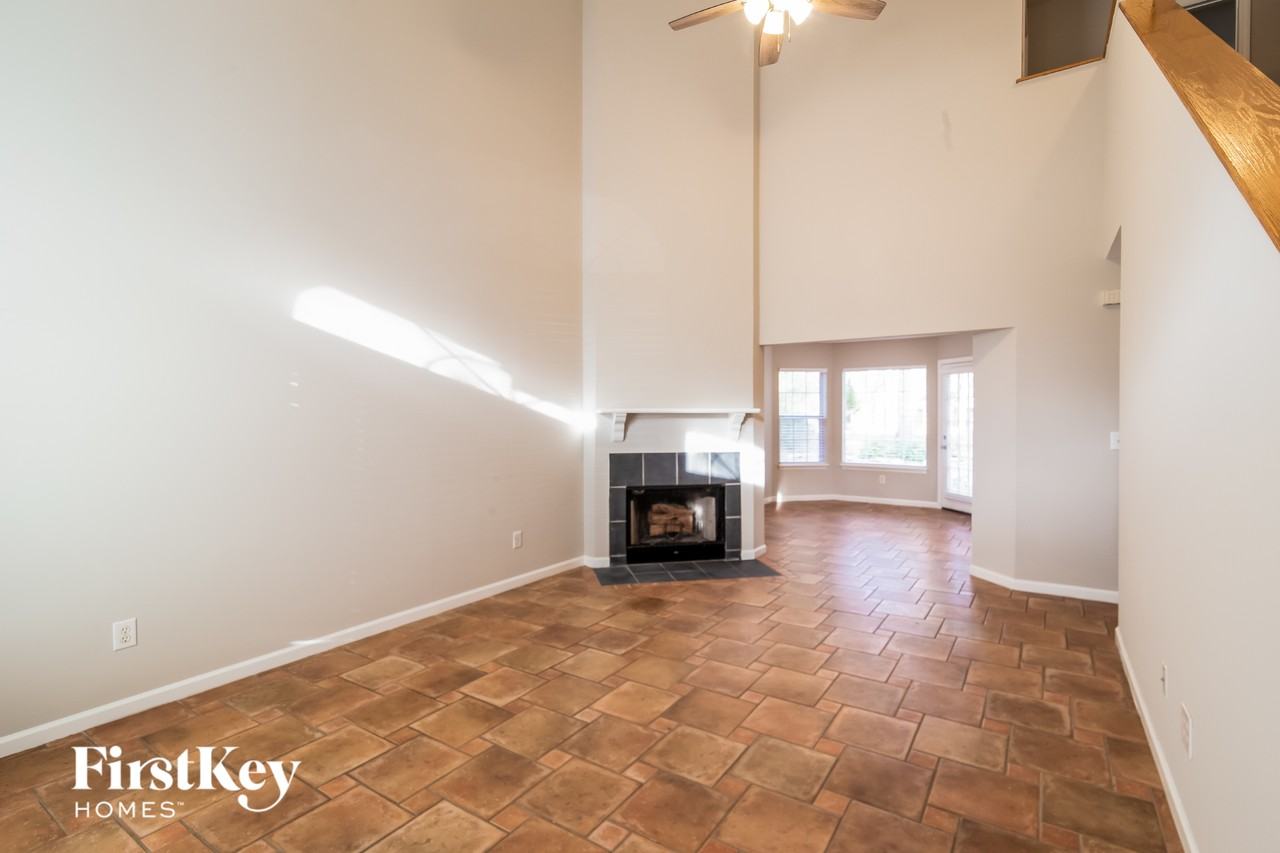 7873 Sabalridge Dr - Photo 3 of 15