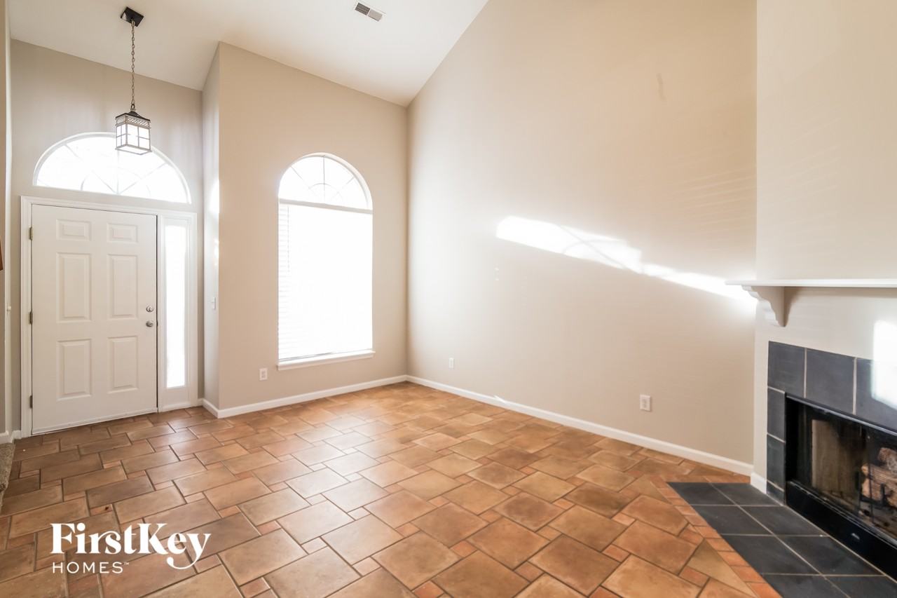 7873 Sabalridge Dr - Photo 4 of 15