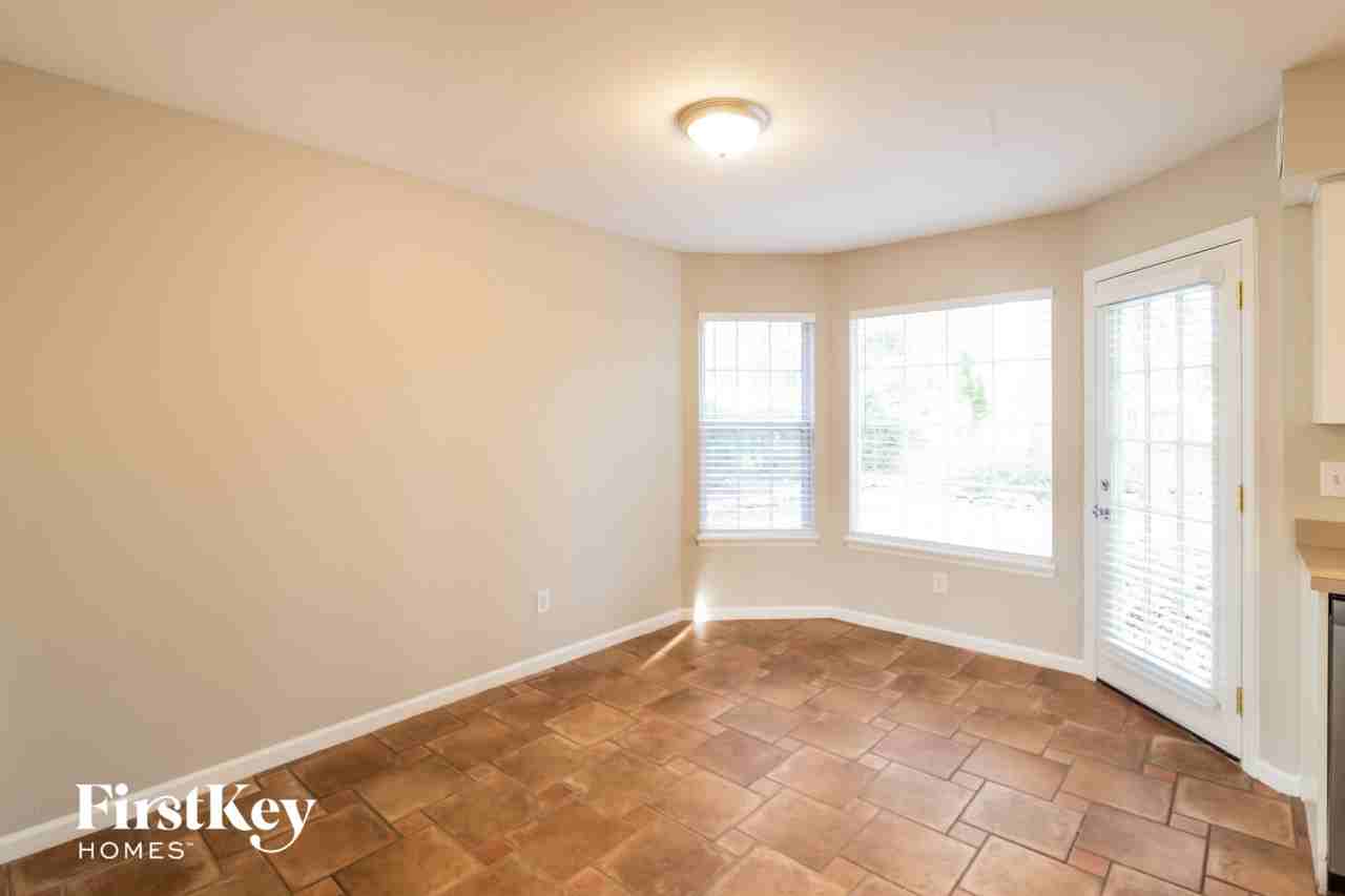 7873 Sabalridge Dr - Photo 5 of 15