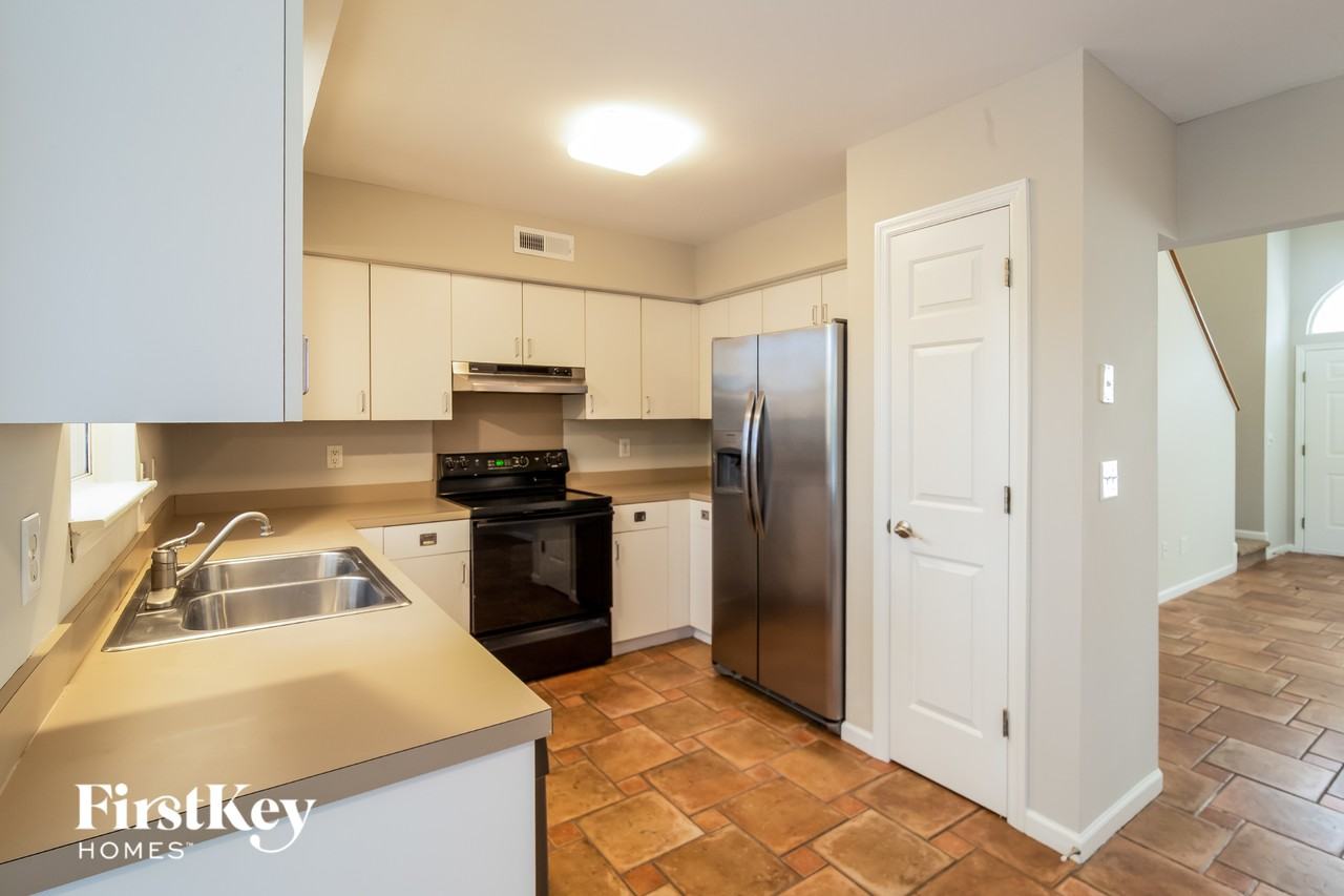 7873 Sabalridge Dr - Photo 7 of 15