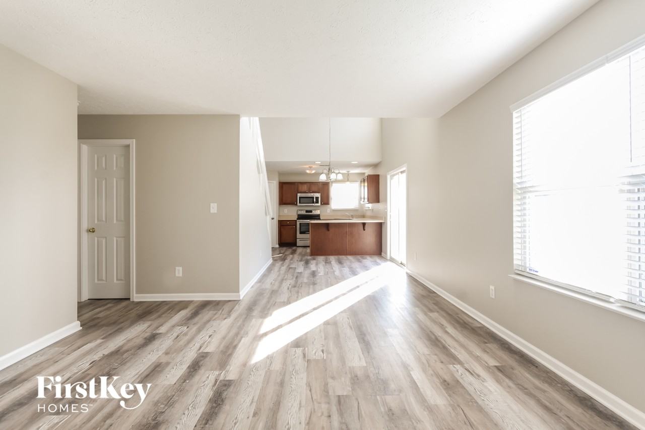 7250 Pipestone Dr - Photo 5 of 15