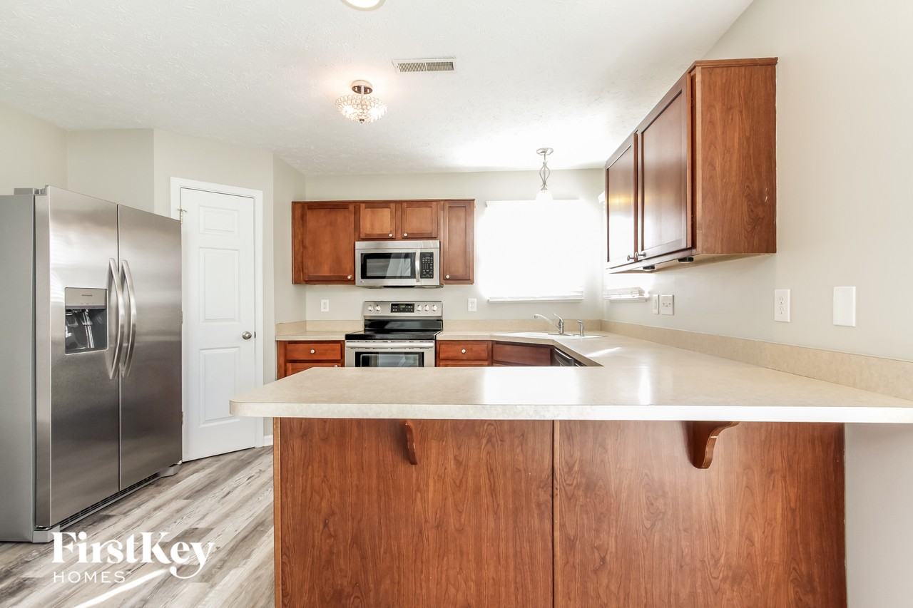 7250 Pipestone Dr - Photo 6 of 15