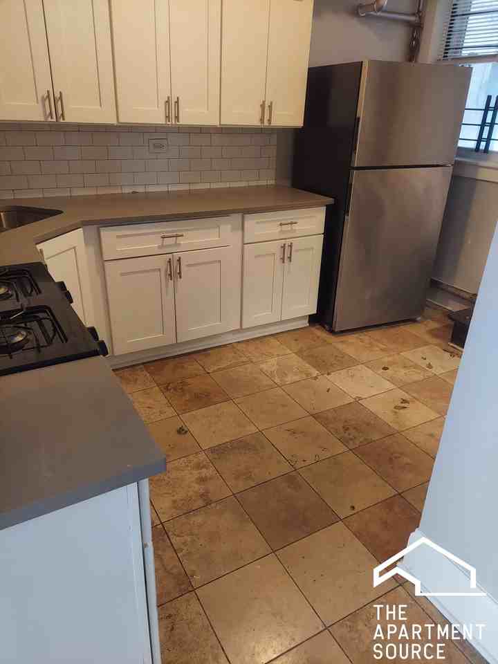 2200 N Avers Ave #G - Photo 7 of 10