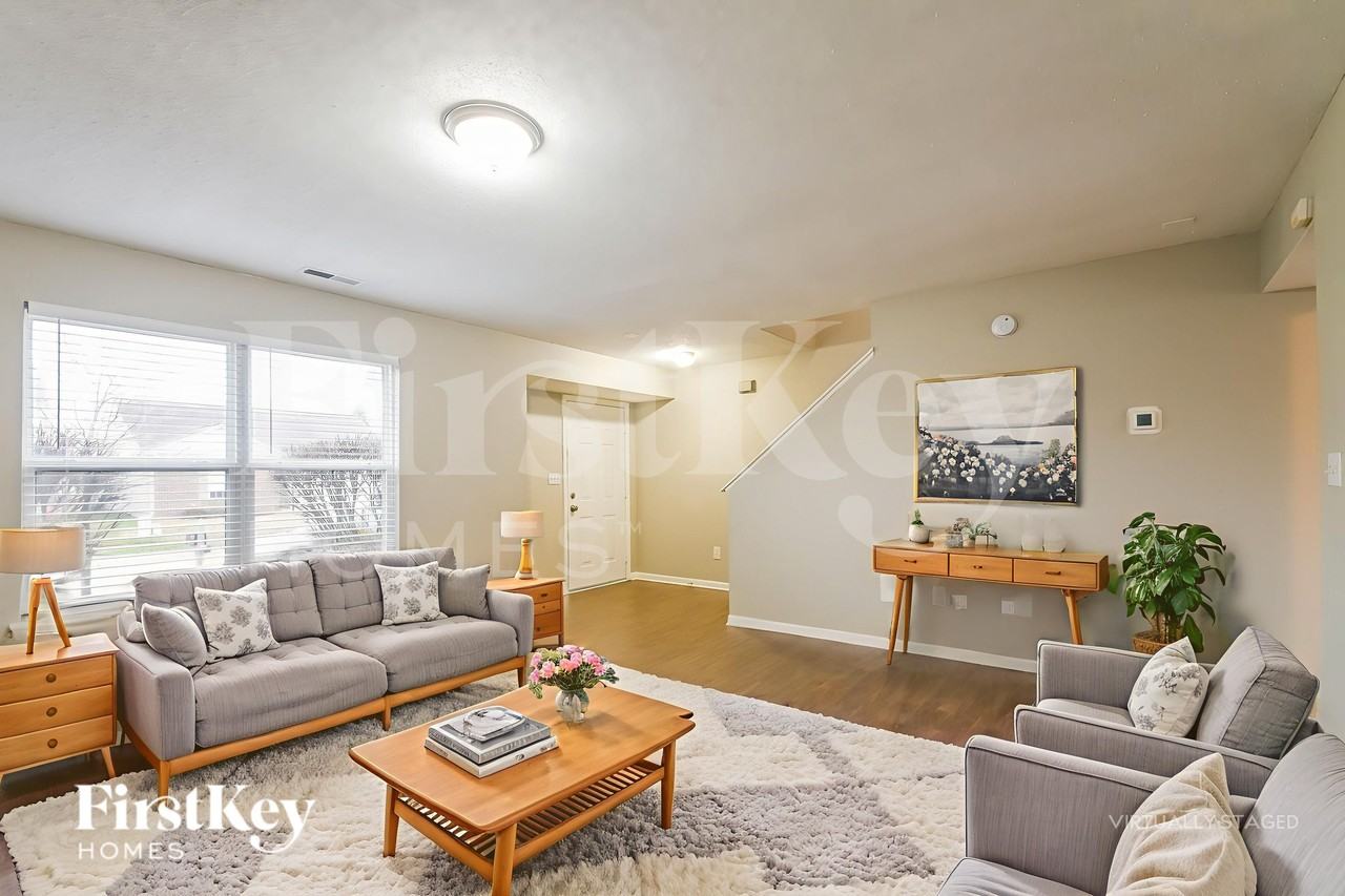 19127 Fox Chase Dr - Photo 4 of 18