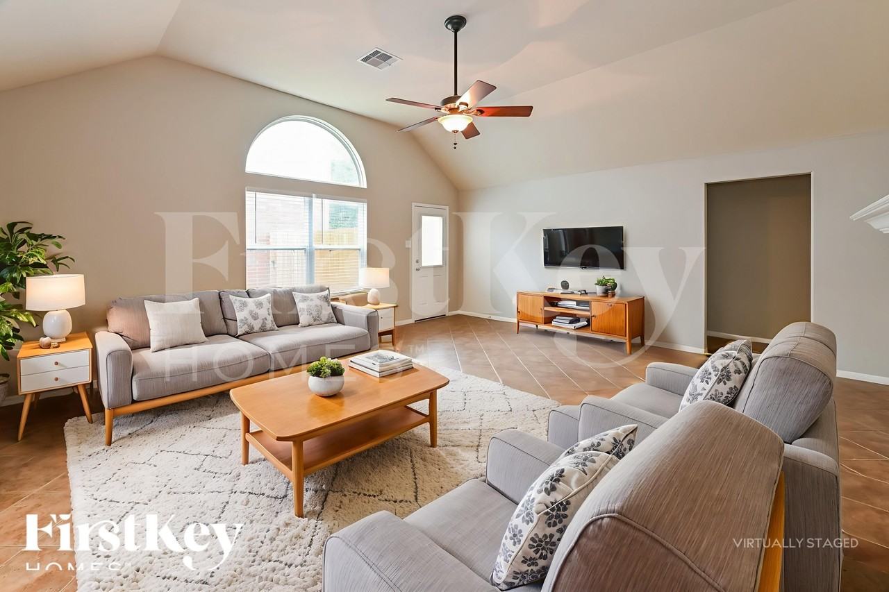 22606 Goss Spring Ct - Photo 3 of 18