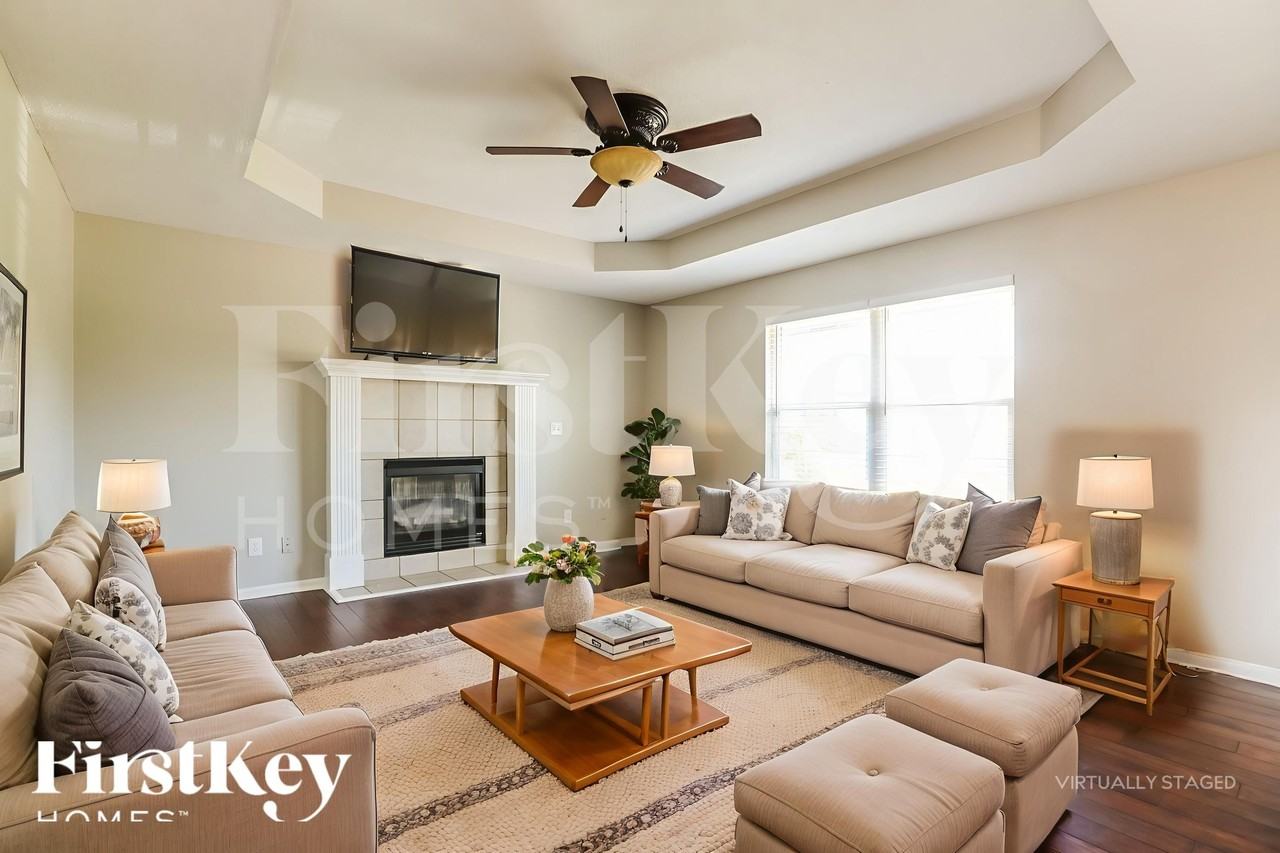 1109 Wiltshire Blvd - Photo 4 of 18