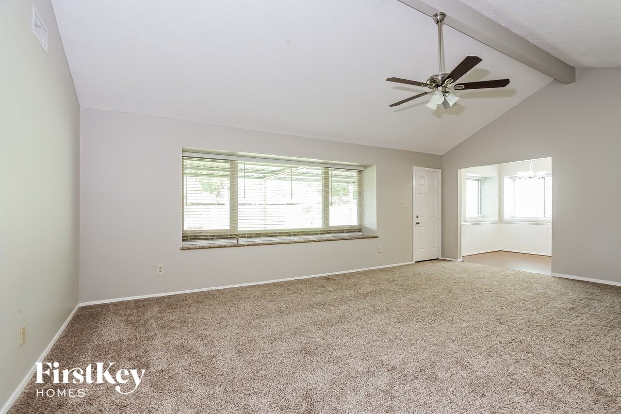 16106 David Glen Dr - Photo 3 of 15