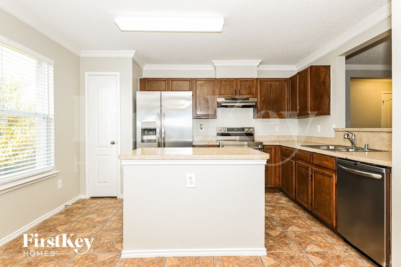 2115 Van Zandt Dr - Photo 6 of 15