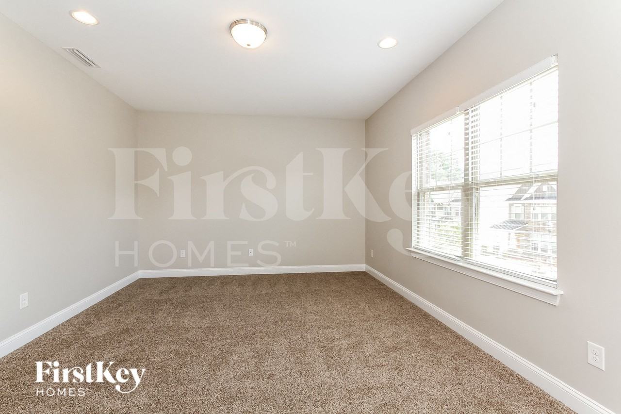 8745 Aspinwall Dr - Photo 7 of 14